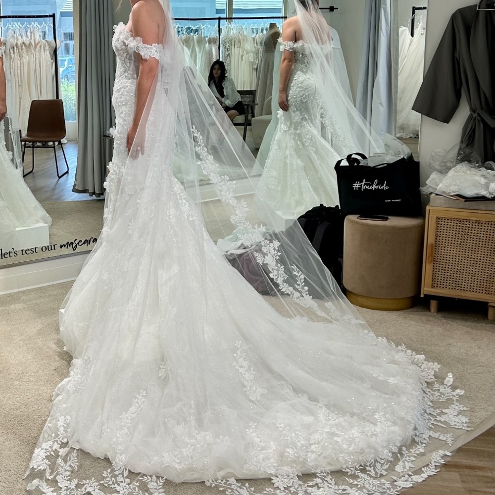 Martina Liana Wedding Dress New